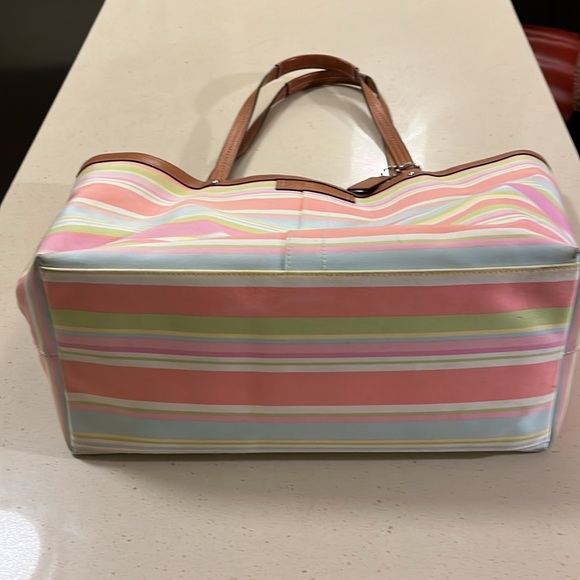 COACH HAMPTON PASTEL MULTICOLORED STRIPED LARGE TOTE BAG F13553 - Picture 5 of 12